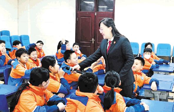 心育導(dǎo)師進(jìn)校園